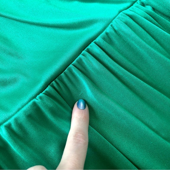 Vintage 70s House of Bianchi Kelly Green Surplice Bust Gown w/ Capelet Shawl - Picture 7 of 16